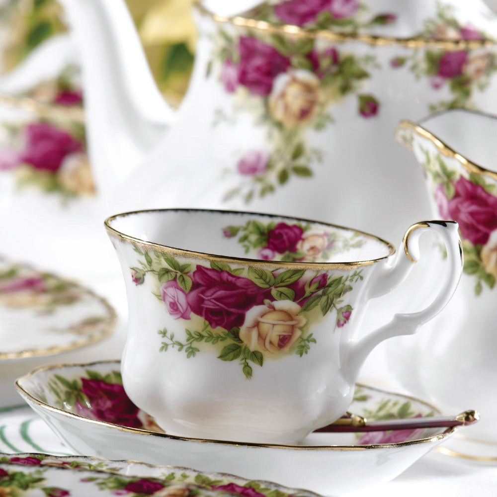 Old Country Roses Teacup & Saucer Set