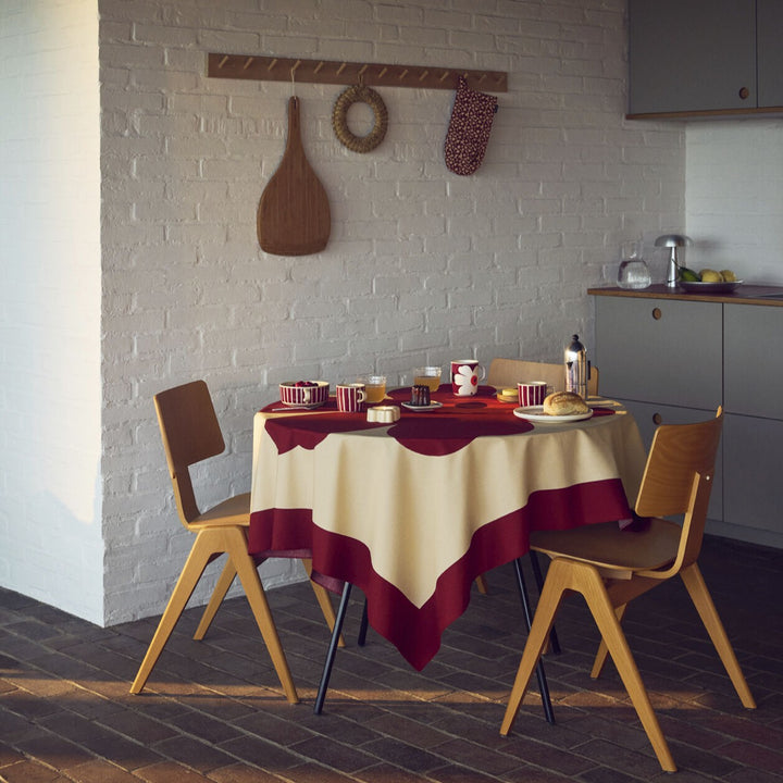 Unikko Table cloth 140x140 cm - burgundy
