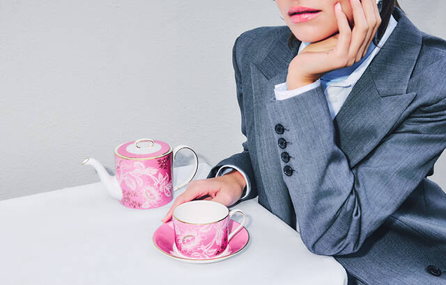 Wedgwood Wonderlust Tonquin Teapot Pink