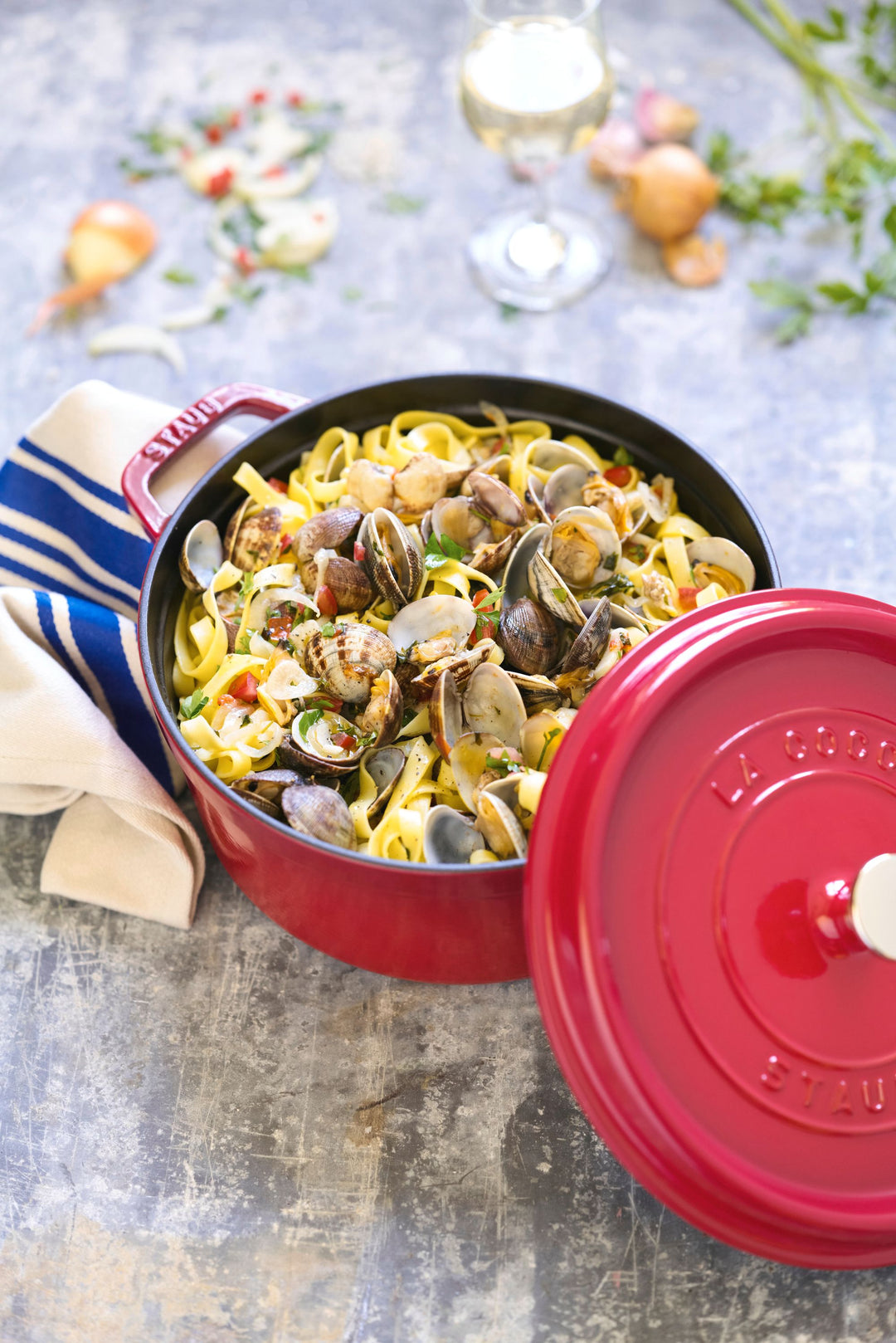 Round Cocotte 28cm Cherry Red