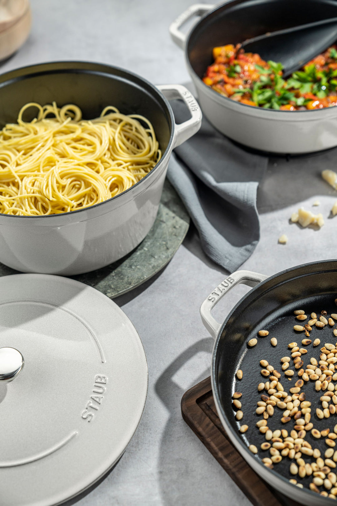 Stackables 3pc Cocotte + Braiser + Pan+ Lid 24 cm - White Truffle