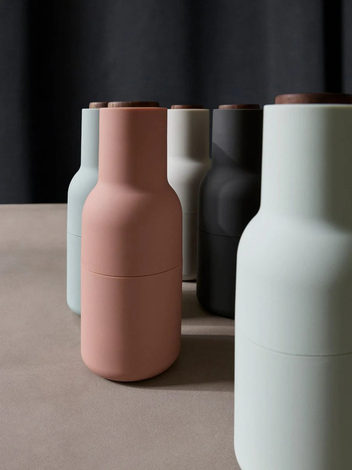 Salt & Pepper Bottle Grinder w. Walnut Lid - Nudes