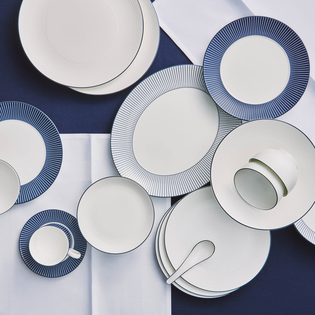 Gio Plate 23cm Blue Line