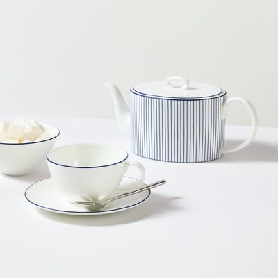 Gio Teapot 940ml Pinstripe White