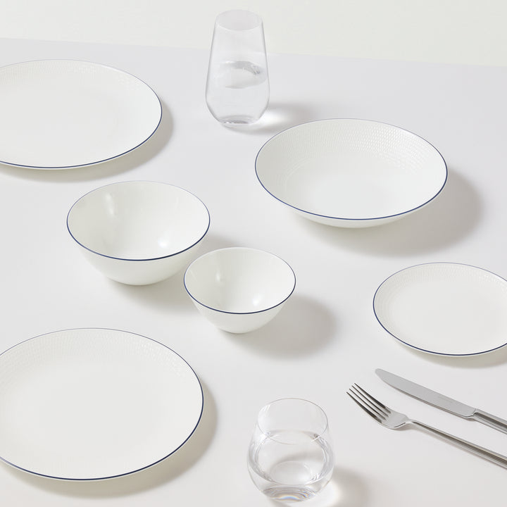 Gio Plate 17cm Blue Line