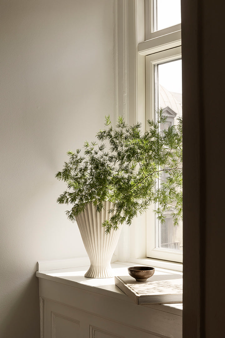 Fountain Vase - Off-White