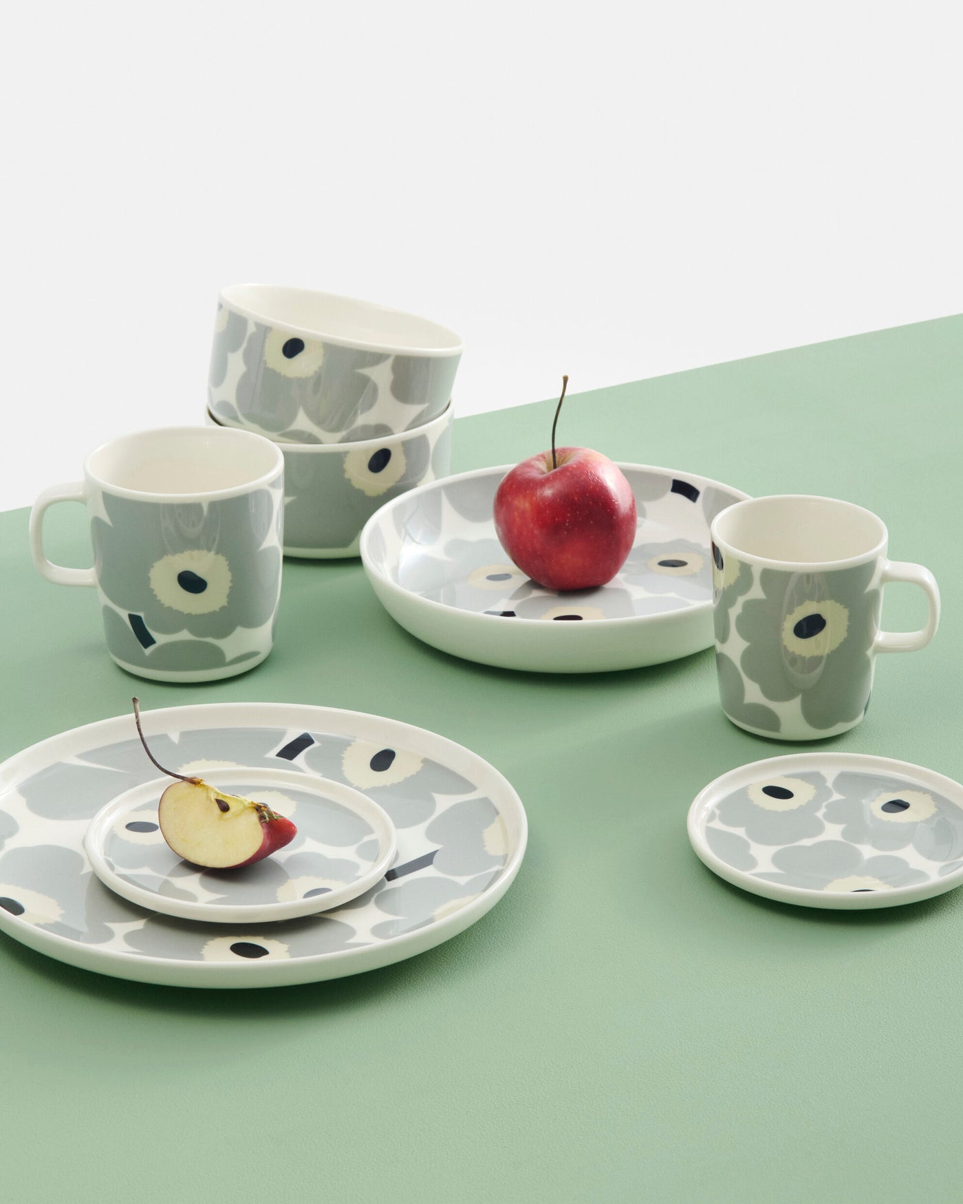 Oiva / Unikko plate 13.5 cm - light grey