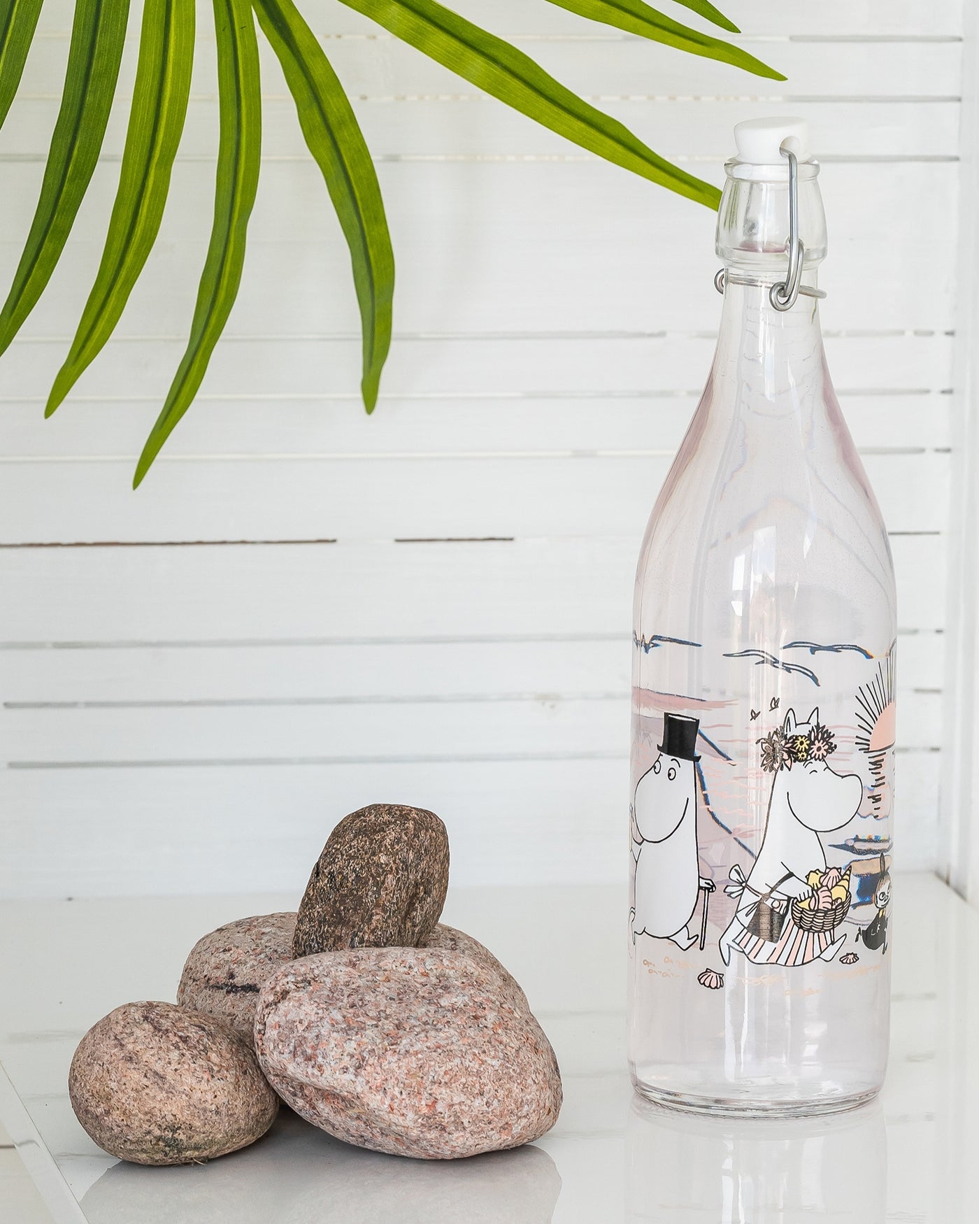 Moomin glass bottle The Beach - 1 L