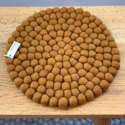 Felt Ball Pot Stand